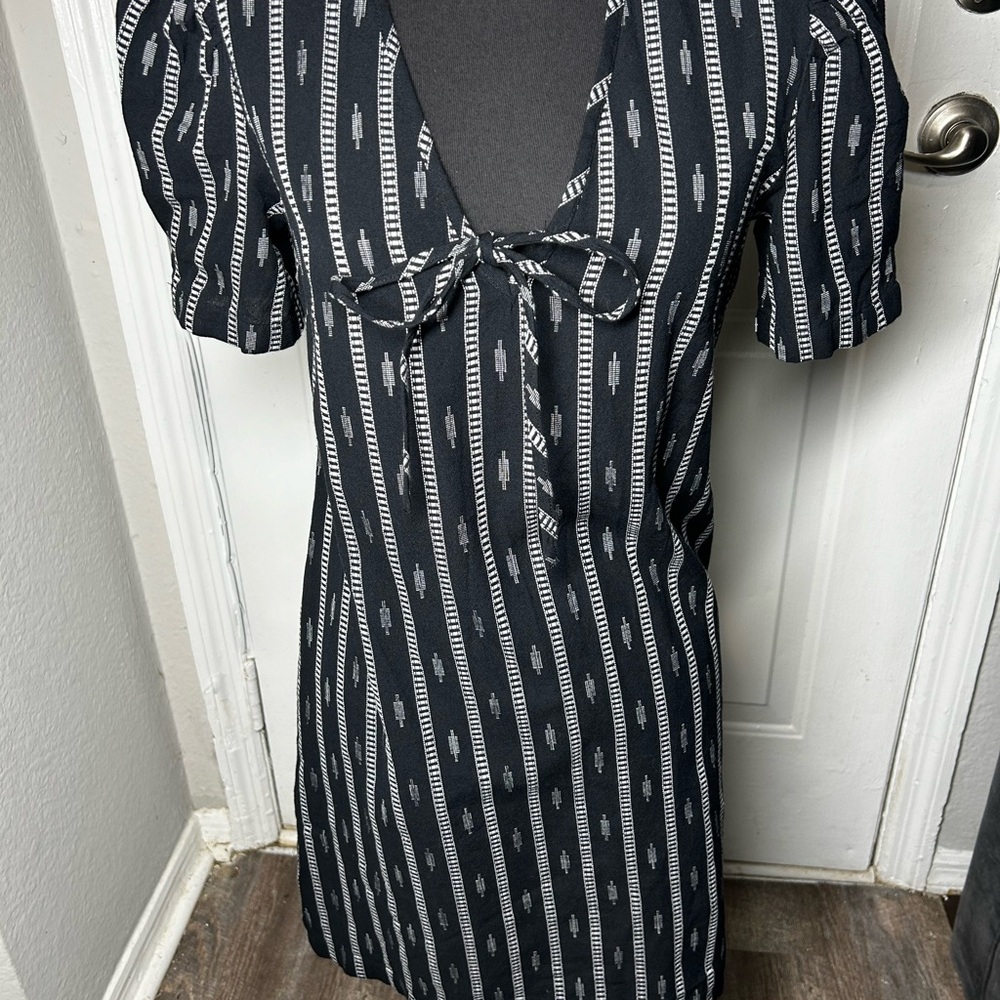 Mango Black and White V-Neck Puff Sleeve Dress
